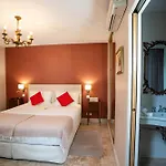 Chateau Pont Saint-martin 4*
