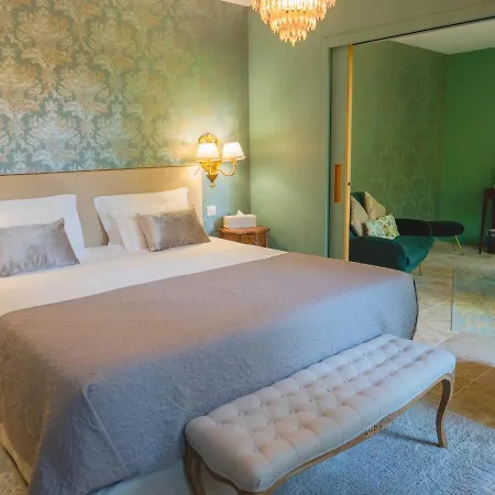 Chateau Pont Saint-martin