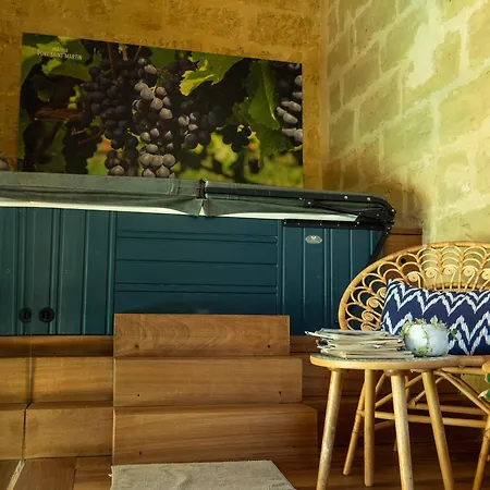 Chateau Pont Saint-martin Couette-café
