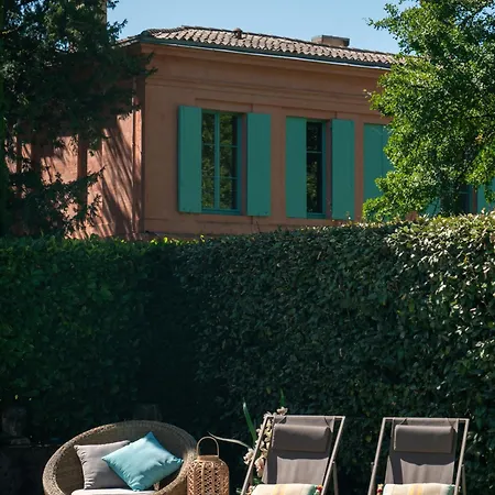 Chateau Pont Saint-martin B&B 4*