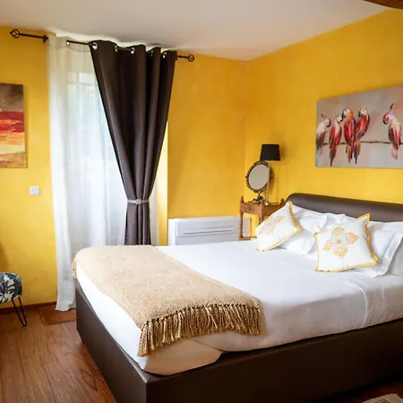 Chateau Pont Saint-martin فندق مبيت وإفطار 4*