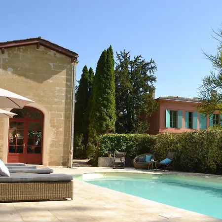 Chateau Pont Saint-martin Couette-café 4*