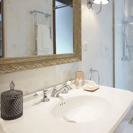 Couette-café Chateau Pont Saint-martin 4*