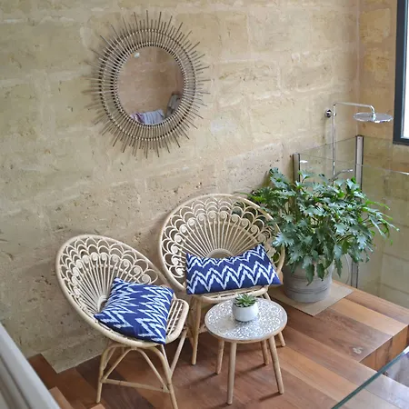 Chateau Pont Saint-martin