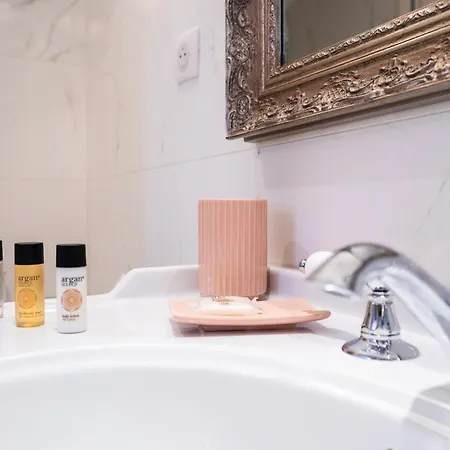 Chateau Pont Saint-martin 4* Léognan