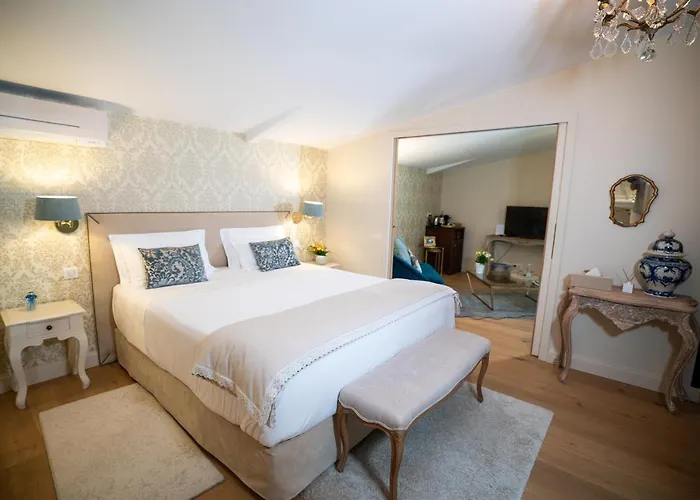 Chateau Pont Saint-martin 4* Léognan