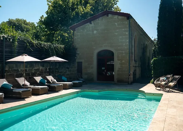 Chateau Pont Saint-martin Bed & Breakfast