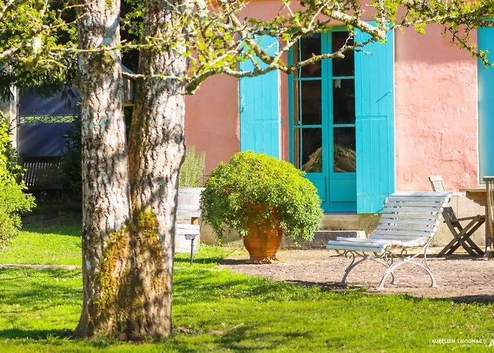 Chateau Pont Saint-martin