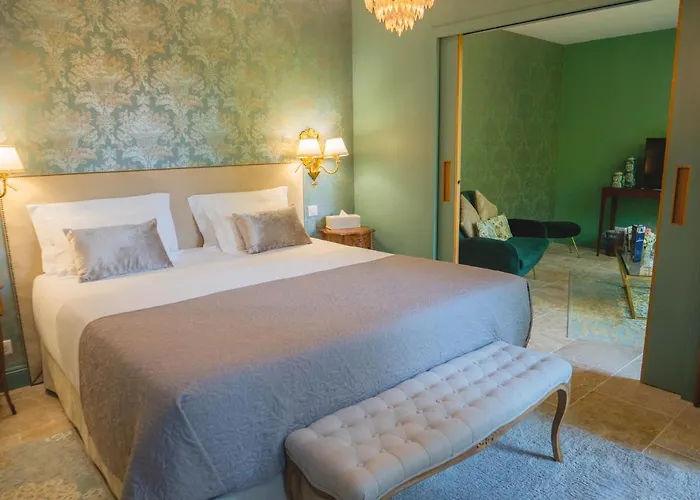 Chateau Pont Saint-martin