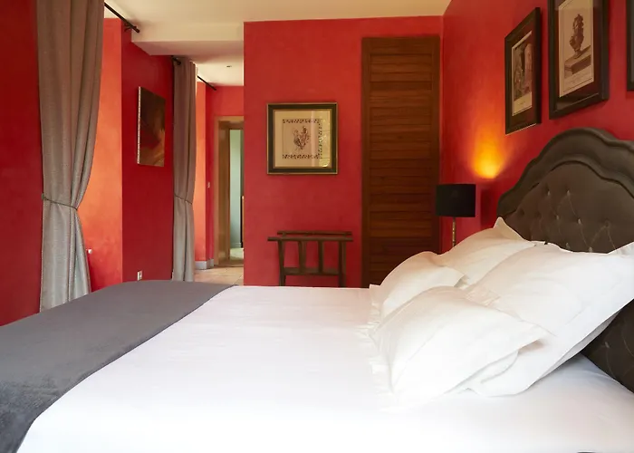 Chateau Pont Saint-martin 4*