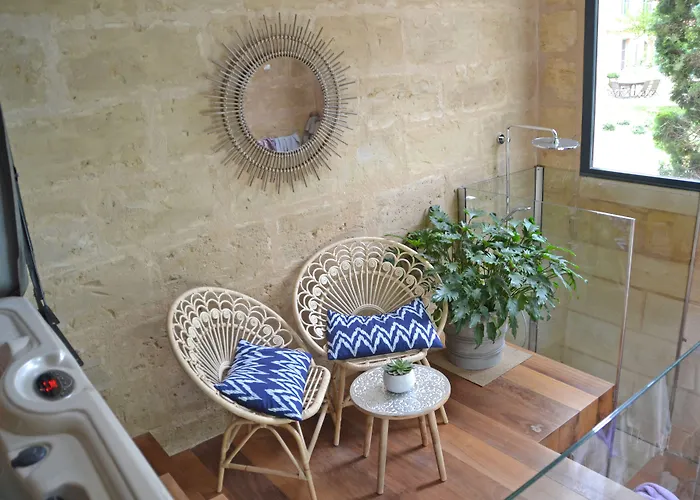 Chateau Pont Saint-martin